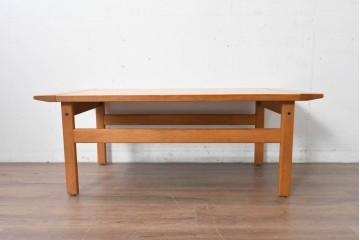 和製ヴィンテージ　KOSUGA(コスガ)　楢(ナラ)材　角丸デザインでレトロモダンな雰囲気がおしゃれなセンターテーブル　(R-087582)