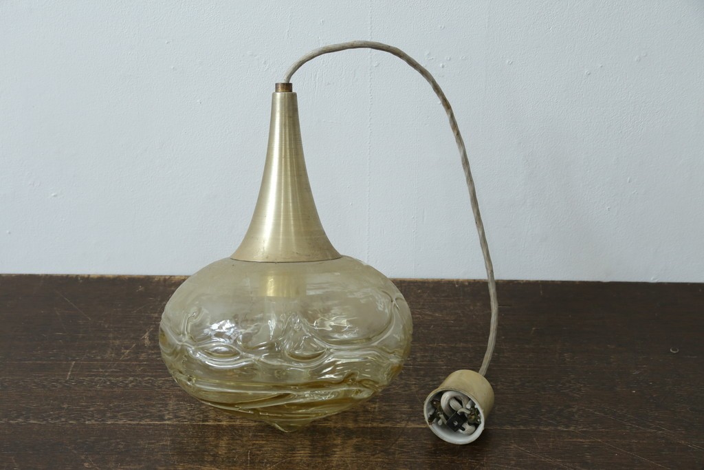 和製ヴィンテージ　アラビアンな雰囲気を醸し出すゴールド色の装飾付きペンダントライト　(R-087590)