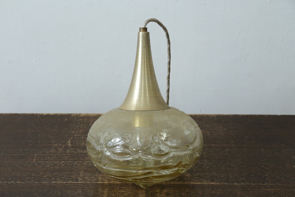 和製ヴィンテージ　アラビアンな雰囲気を醸し出すゴールド色の装飾付きペンダントライト　(R-087590)