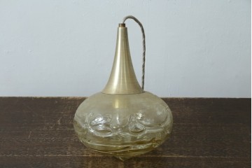 和製ヴィンテージ　アラビアンな雰囲気を醸し出すゴールド色の装飾付きペンダントライト　(R-087590)