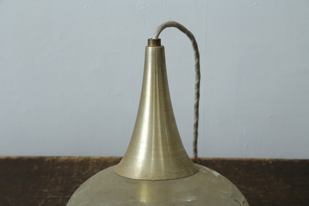 和製ヴィンテージ　アラビアンな雰囲気を醸し出すゴールド色の装飾付きペンダントライト　(R-087590)