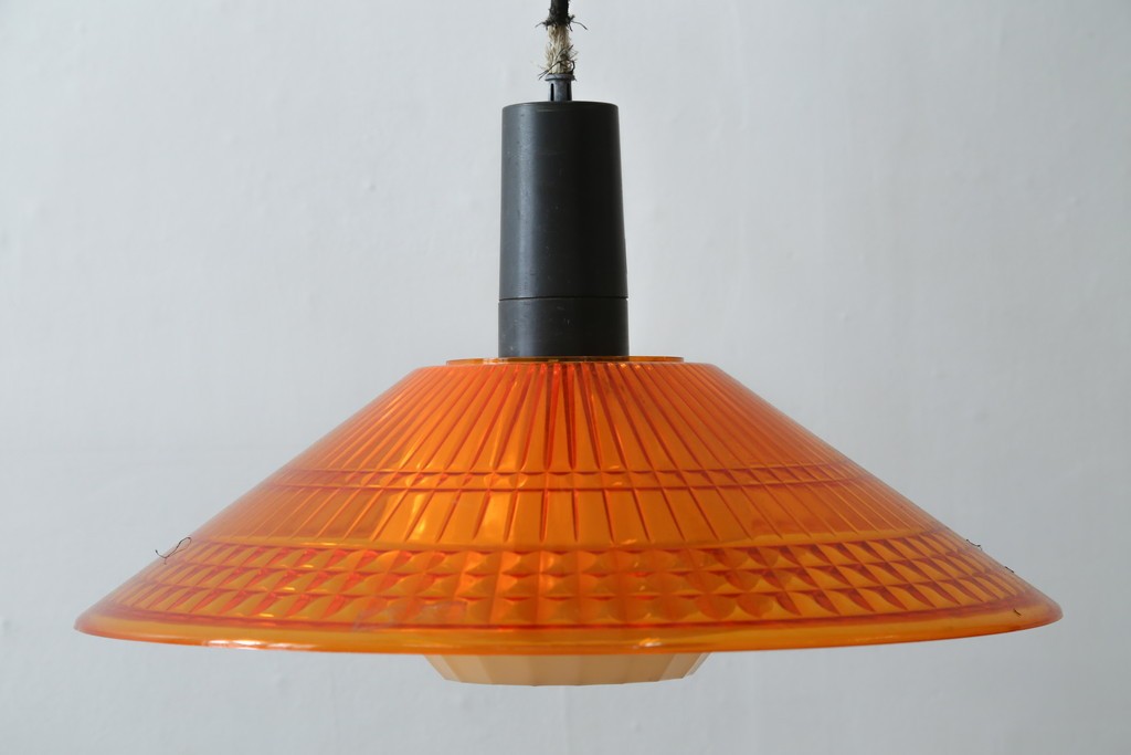 和製ヴィンテージ　National(ナショナル、松下電工)　スペースエイジなインテリアとも相性のいいポップなオレンジ色のペンダントライト　(R-087591)