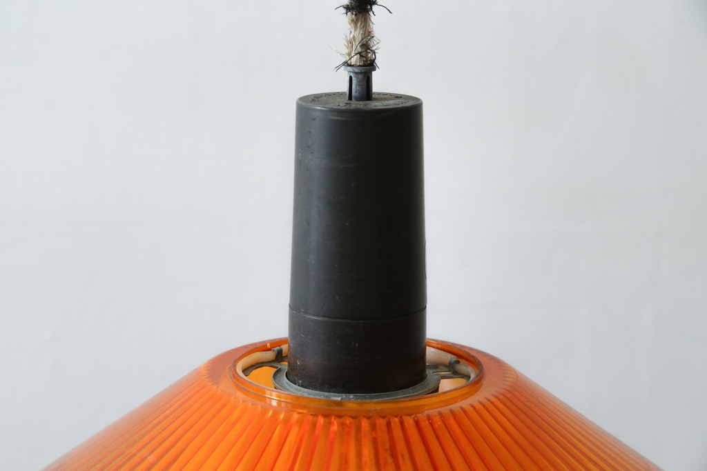 和製ヴィンテージ　National(ナショナル、松下電工)　スペースエイジなインテリアとも相性のいいポップなオレンジ色のペンダントライト　(R-087591)