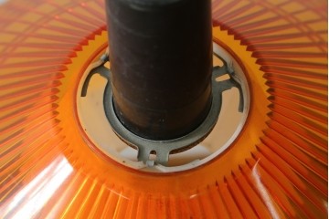 和製ヴィンテージ　National(ナショナル、松下電工)　スペースエイジなインテリアとも相性のいいポップなオレンジ色のペンダントライト　(R-087591)