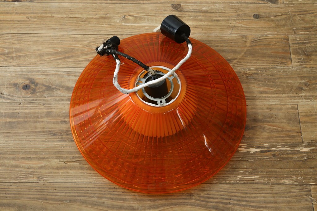 和製ヴィンテージ　National(ナショナル、松下電工)　スペースエイジなインテリアとも相性のいいポップなオレンジ色のペンダントライト　(R-087591)