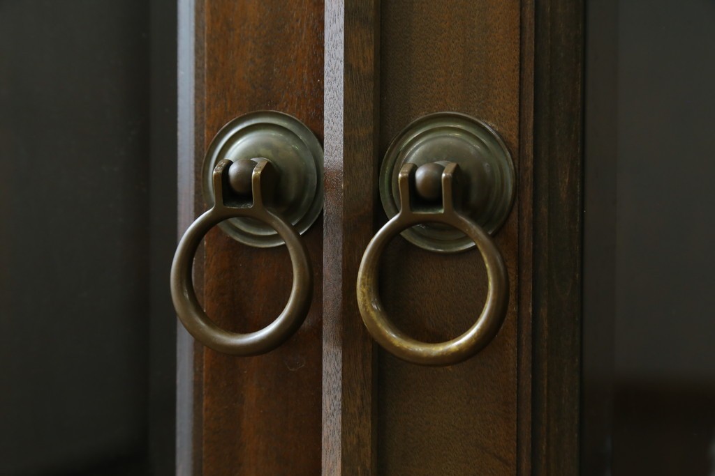 和製ヴィンテージ　希少　松本民芸家具　特注品　クラシカルな印象のキャビネット　(R-087593)