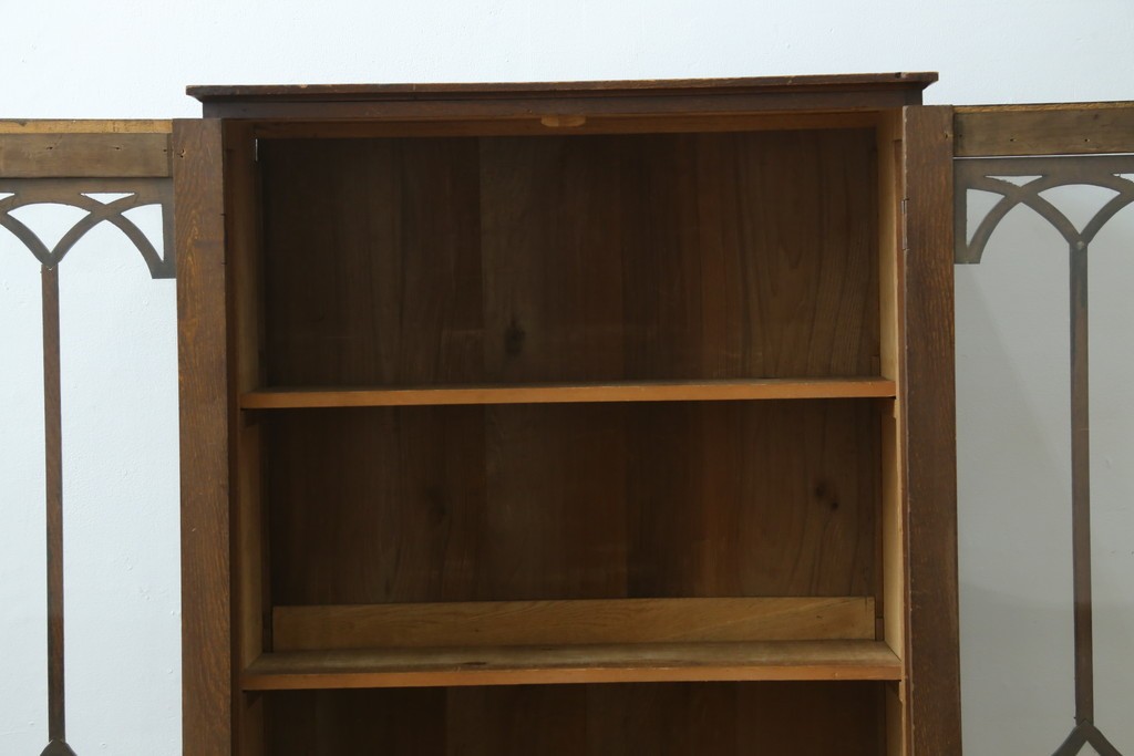 和製アンティーク　大正ロマン　栓材　ゴシック調のアーチ意匠が目を引く本箱　(R-087594)