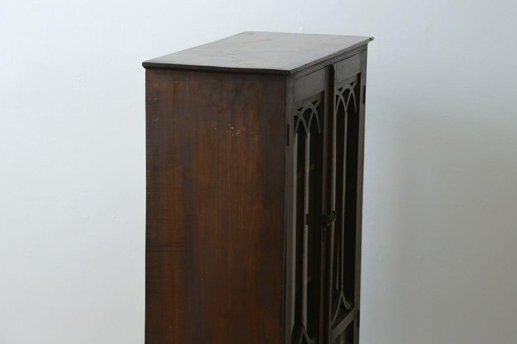 和製アンティーク　大正ロマン　栓材　ゴシック調のアーチ意匠が目を引く本箱　(R-087594)