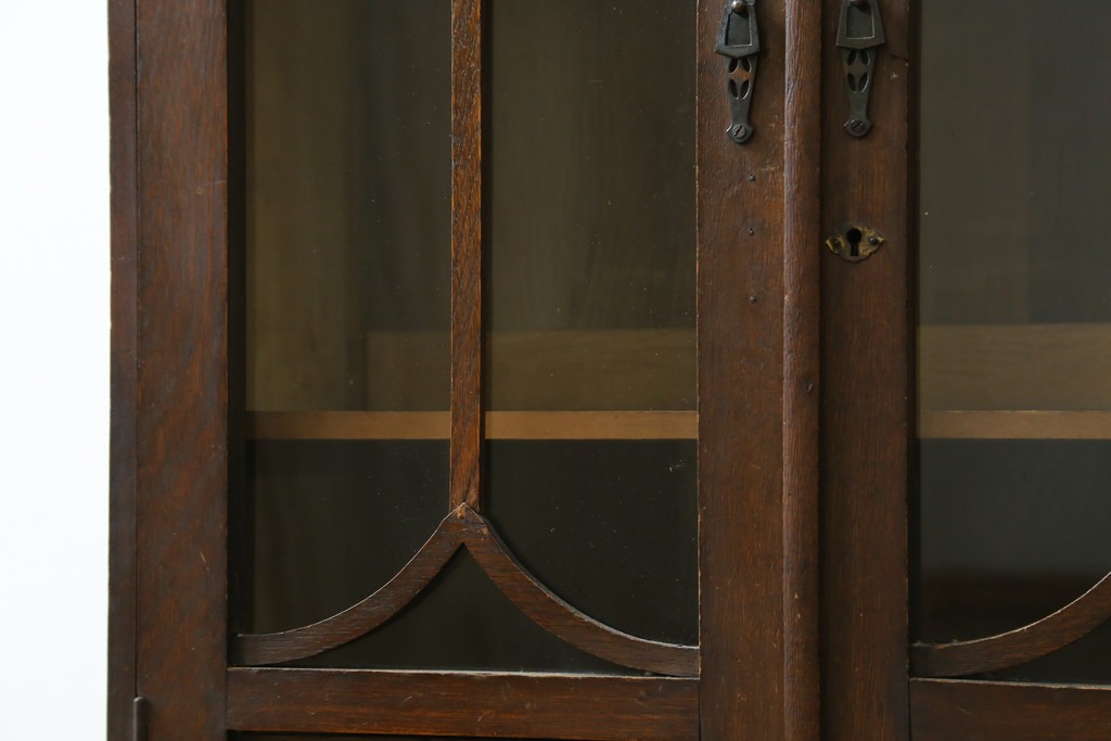 和製アンティーク　大正ロマン　栓材　ゴシック調のアーチ意匠が目を引く本箱　(R-087594)