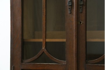 和製アンティーク　大正ロマン　栓材　ゴシック調のアーチ意匠が目を引く本箱　(R-087594)