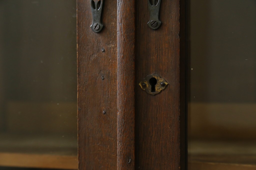 和製アンティーク　大正ロマン　栓材　ゴシック調のアーチ意匠が目を引く本箱　(R-087594)