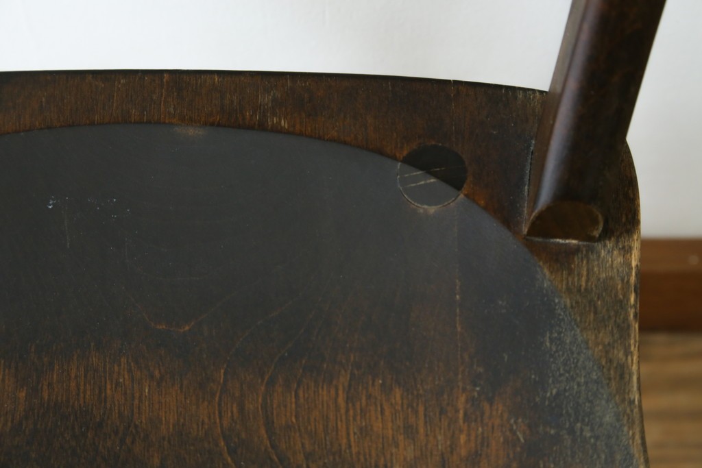 中古　松本民芸家具　背もたれの挽き物加工がお洒落な#49A型ワイコムチェア　定価約10万7千円　(R-087595)