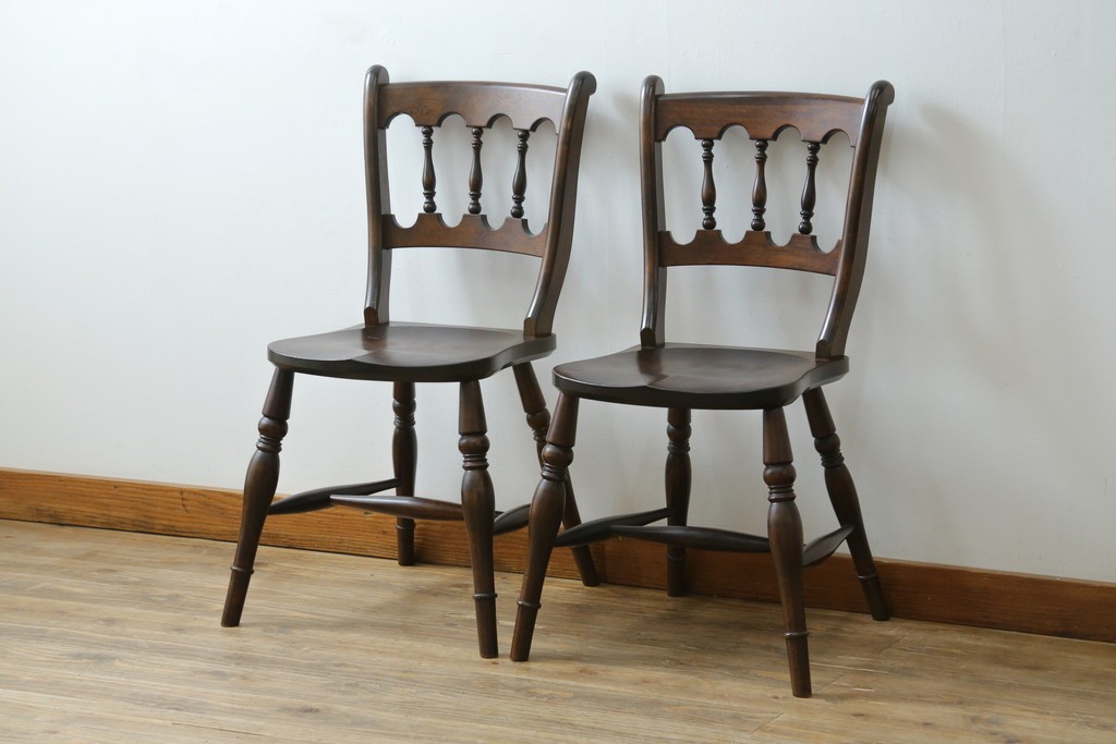中古　美品　松本民芸家具　背もたれの挽き物加工がお洒落な#49A型ワイコムチェア2脚セット　セット定価約21万円　(R-057596)