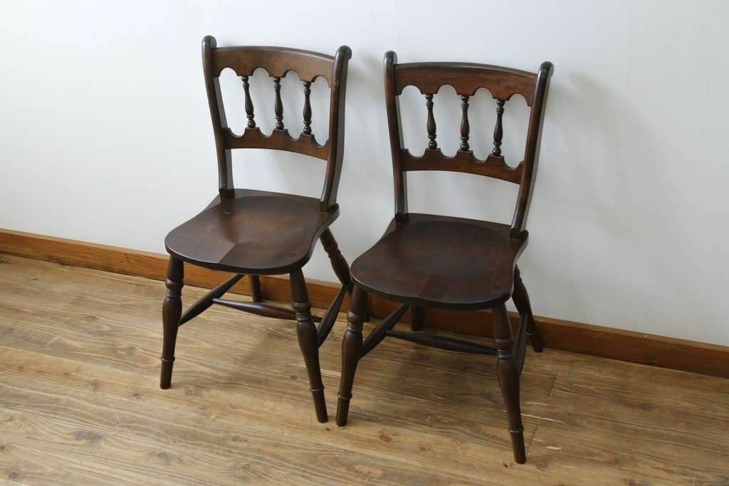 中古　美品　松本民芸家具　背もたれの挽き物加工がお洒落な#49A型ワイコムチェア2脚セット　セット定価約21万円　(R-057596)
