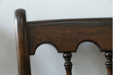 中古　美品　松本民芸家具　背もたれの挽き物加工がお洒落な#49A型ワイコムチェア2脚セット　セット定価約21万円　(R-057596)