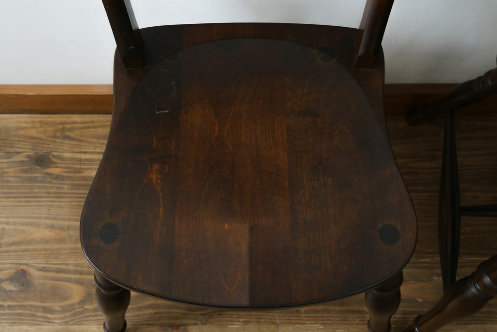 中古　美品　松本民芸家具　背もたれの挽き物加工がお洒落な#49A型ワイコムチェア2脚セット　セット定価約21万円　(R-057596)