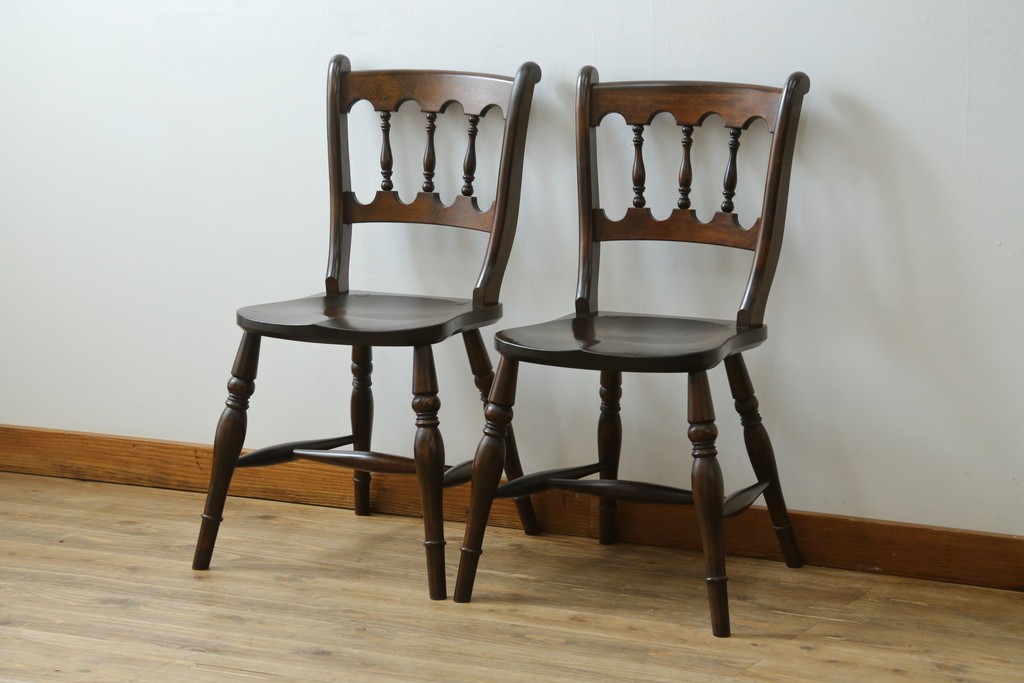 中古　美品　松本民芸家具　背もたれの挽き物加工がお洒落な#49A型ワイコムチェア2脚セット　セット定価約21万円　(R-087596)