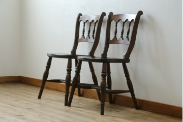 中古　美品　松本民芸家具　背もたれの挽き物加工がお洒落な#49A型ワイコムチェア2脚セット　セット定価約21万円　(R-087596)