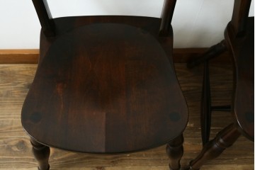中古　美品　松本民芸家具　背もたれの挽き物加工がお洒落な#49A型ワイコムチェア2脚セット　セット定価約21万円　(R-087596)
