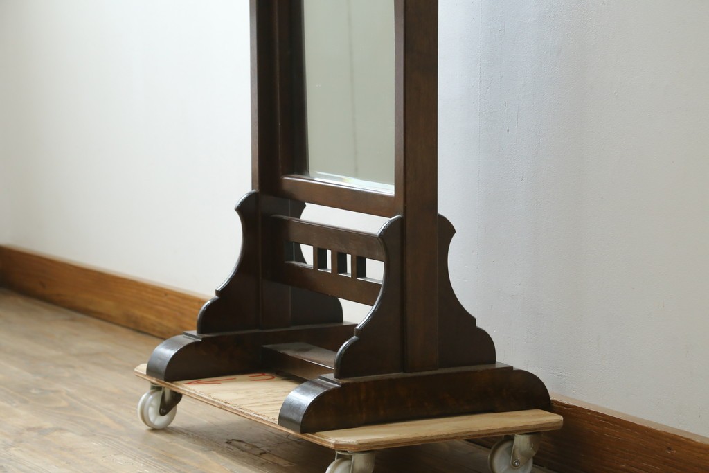 中古　美品　松本民芸家具　無駄を抑えた端正なシルエットのA型姿見　(R-087597)