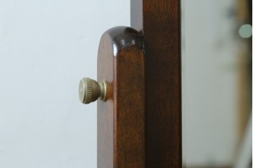 中古　美品　松本民芸家具　無駄を抑えた端正なシルエットのA型姿見　(R-087597)