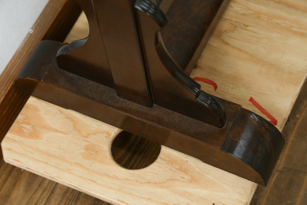 中古　美品　松本民芸家具　無駄を抑えた端正なシルエットのA型姿見　(R-087597)