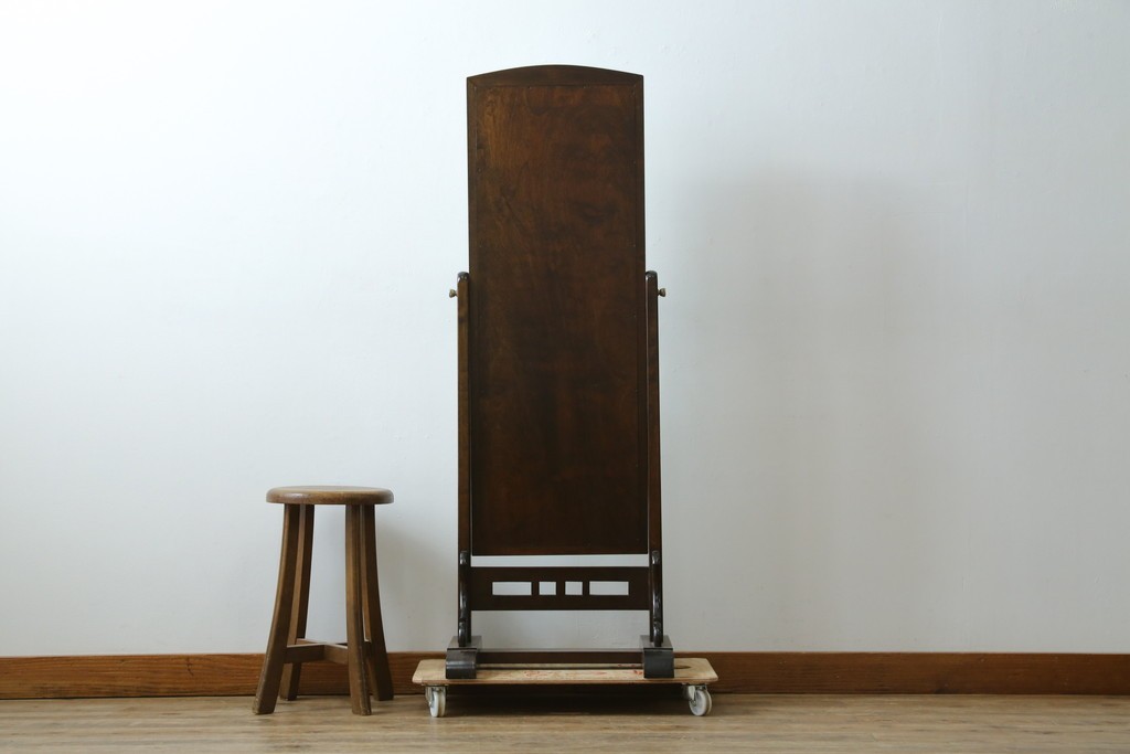 中古　美品　松本民芸家具　無駄を抑えた端正なシルエットのA型姿見　(R-087597)