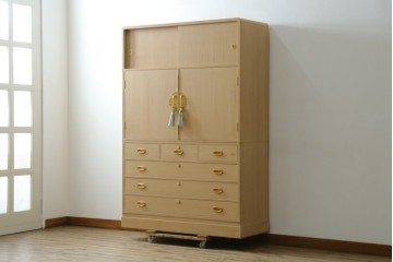 中古　伝統工芸士　中田静夫作　収納力に優れた紀州箪笥　定価約100万円　(R-087598)