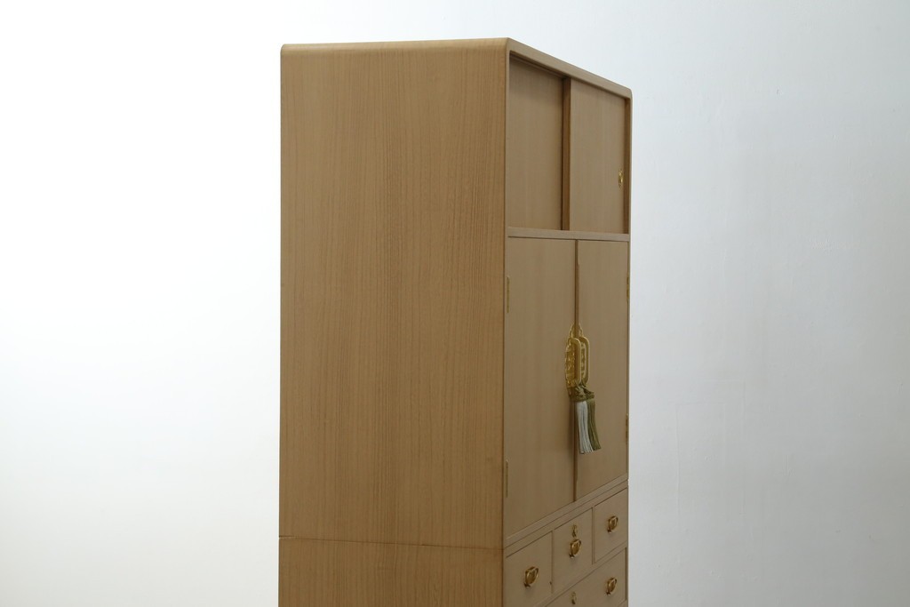 中古　伝統工芸士　中田静夫作　収納力に優れた紀州箪笥　定価約100万円　(R-087598)