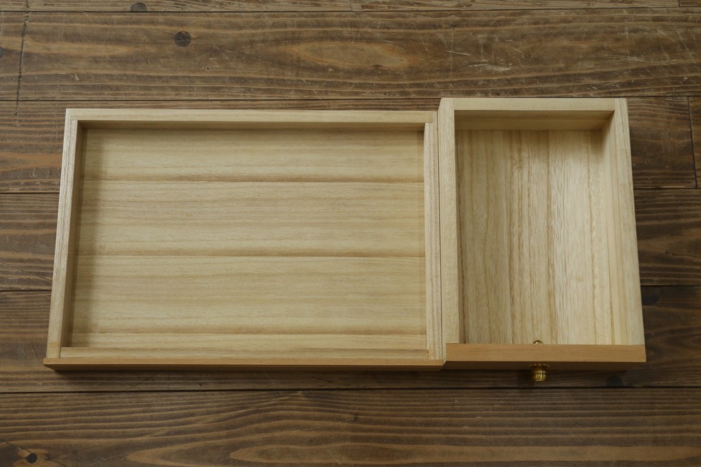 中古　伝統工芸士　中田静夫作　収納力に優れた紀州箪笥　定価約100万円　(R-087598)