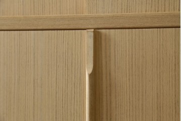 中古　伝統工芸士　中田静夫作　収納力に優れた紀州箪笥　定価約100万円　(R-087598)