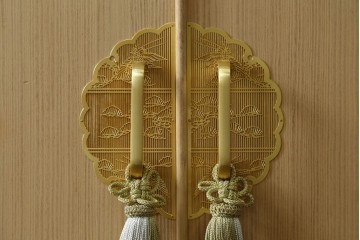 中古　伝統工芸士　中田静夫作　収納力に優れた紀州箪笥　定価約100万円　(R-087598)