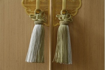 中古　伝統工芸士　中田静夫作　収納力に優れた紀州箪笥　定価約100万円　(R-087598)