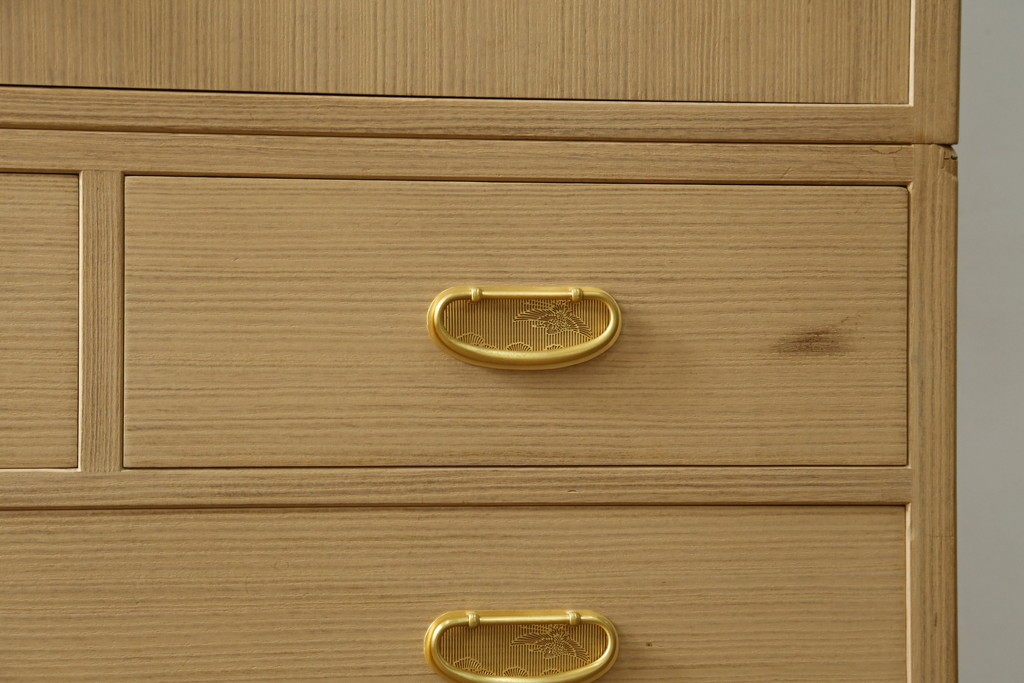 中古　伝統工芸士　中田静夫作　収納力に優れた紀州箪笥　定価約100万円　(R-087598)