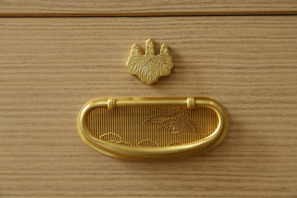 中古　伝統工芸士　中田静夫作　収納力に優れた紀州箪笥　定価約100万円　(R-087598)