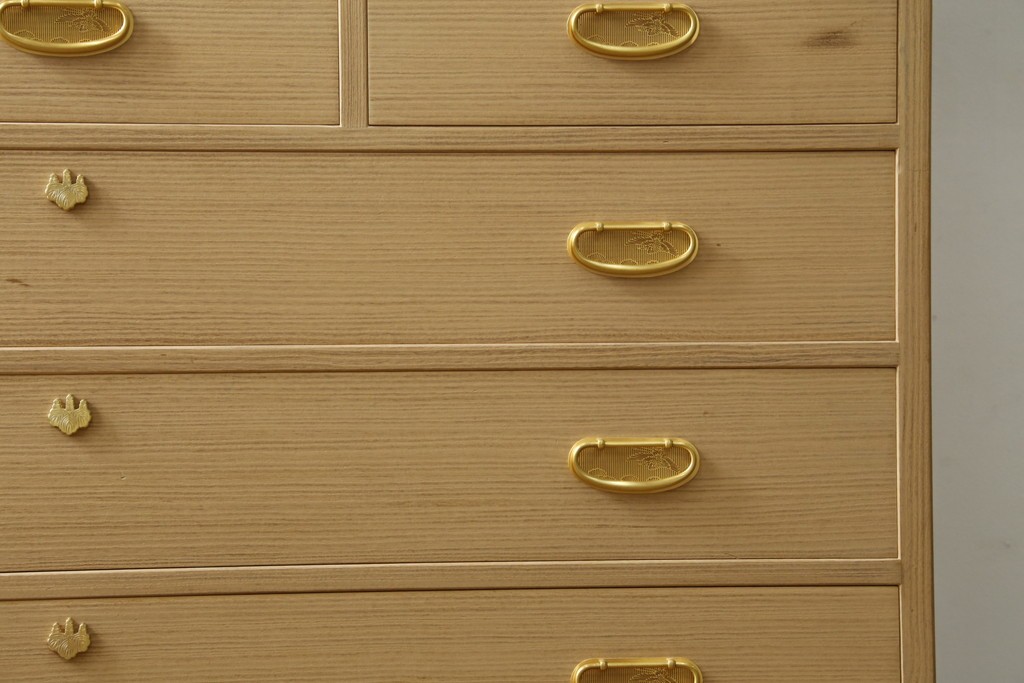 中古　伝統工芸士　中田静夫作　収納力に優れた紀州箪笥　定価約100万円　(R-087598)