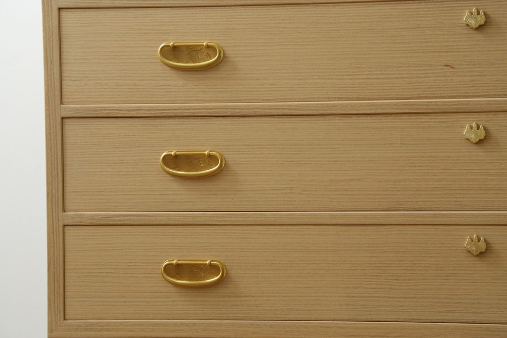 中古　伝統工芸士　中田静夫作　収納力に優れた紀州箪笥　定価約100万円　(R-087598)