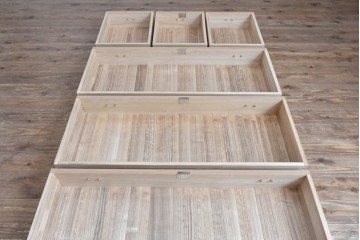 中古　伝統工芸士　中田静夫作　衣装盆付き　紀州着物箪笥　定価約100万円　(R-087598)