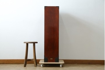 和製ヴィンテージ　仙台箪笥　門間箪笥店　名工　八重樫繁作　手打ち金具が目を引く縦型チェスト　(R-087600)