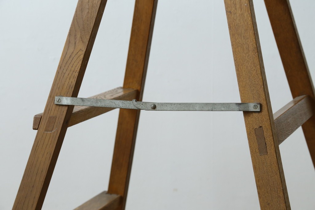 和製ヴィンテージ　ナラ材　素朴な風合いの脚立　(R-087602)