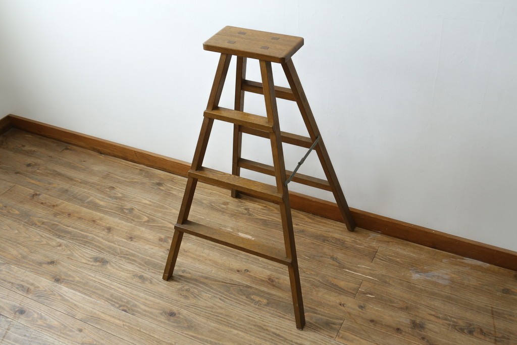 和製ヴィンテージ　ナラ材　素朴な風合いの脚立　(R-087602)