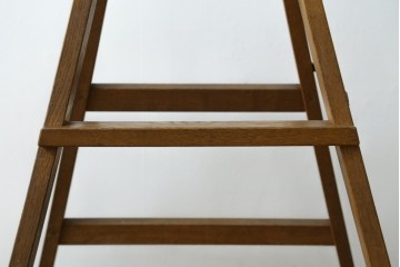和製ヴィンテージ　ナラ材　素朴な風合いの脚立　(R-087602)