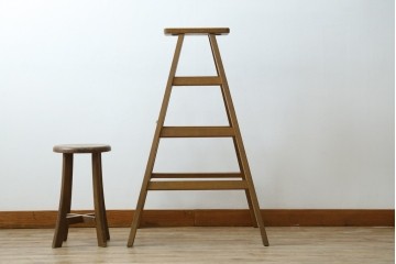 和製ヴィンテージ　ナラ材　素朴な風合いの脚立　(R-087602)