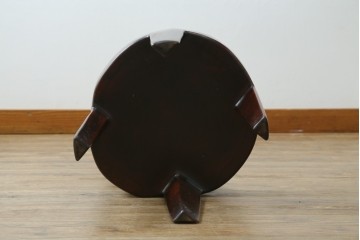 ヴィンテージ　一点物!!　重厚な無垢材削り出しのアームレスチェア　(R-087604)
