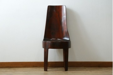 ヴィンテージ　一点物!!　重厚な無垢材削り出しのアームレスチェア　(R-087604)