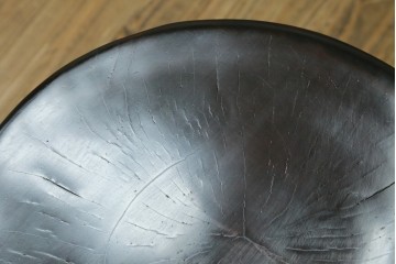 ヴィンテージ　一点物!!　重厚な無垢材削り出しのアームレスチェア　(R-087604)