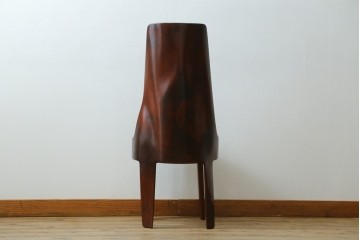 ヴィンテージ　一点物!!　重厚な無垢材削り出しのアームレスチェア　(R-087604)