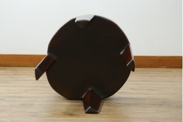 ヴィンテージ　一点物!!　重厚な無垢材削り出しのアームレスチェア　(R-087604)