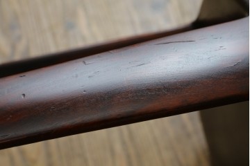 ヴィンテージ　一点物!!　重厚な無垢材削り出しのアームレスチェア　(R-087604)