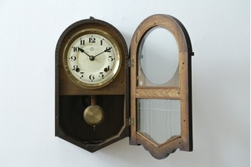 和製アンティーク　精工舎(SEIKOSHA、セイコー)　TRADE(S)MARK　アーチ形のシルエットが可愛らしい振り子時計　(R-087605)